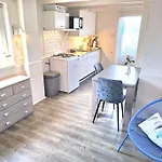 Vakantiewoning met terras vlakbij strand en centrum